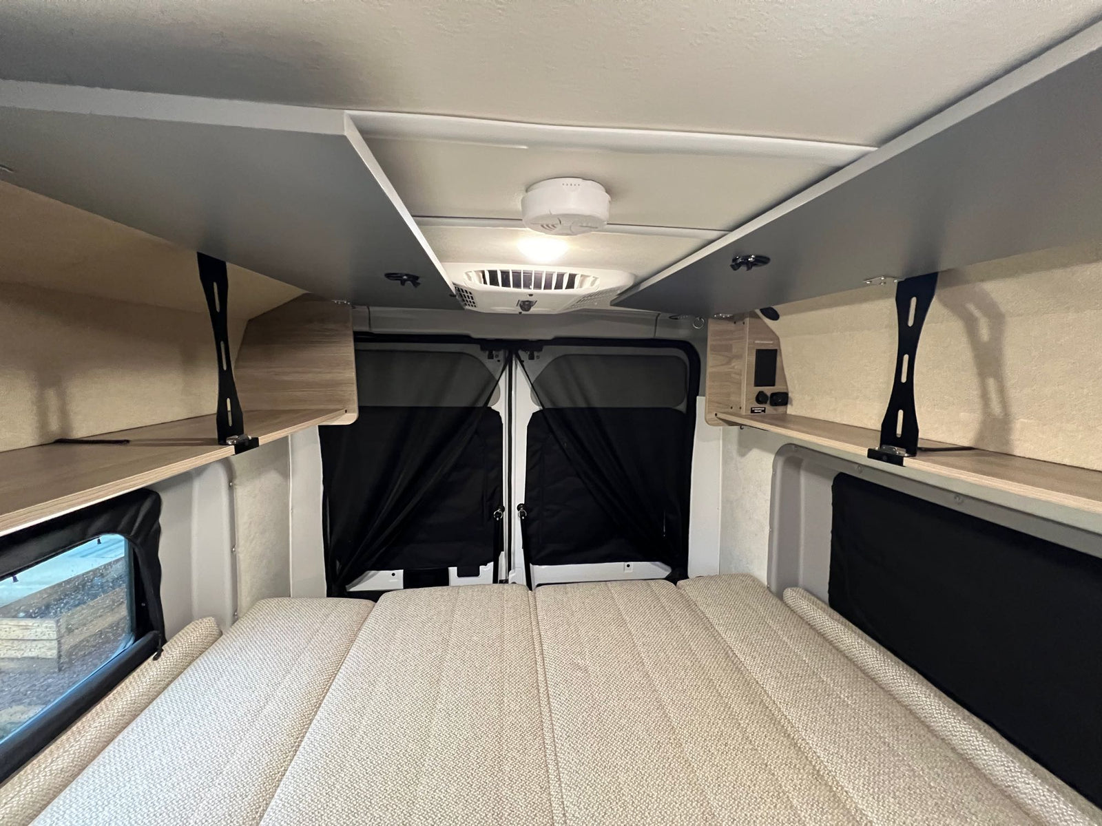 swiveling front seats