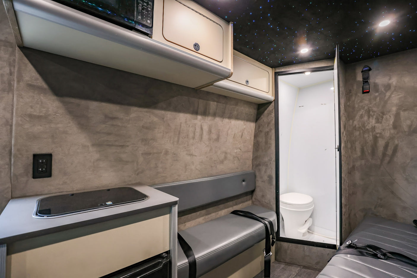 2023 Mercedes-Benz Sprinter (Green)