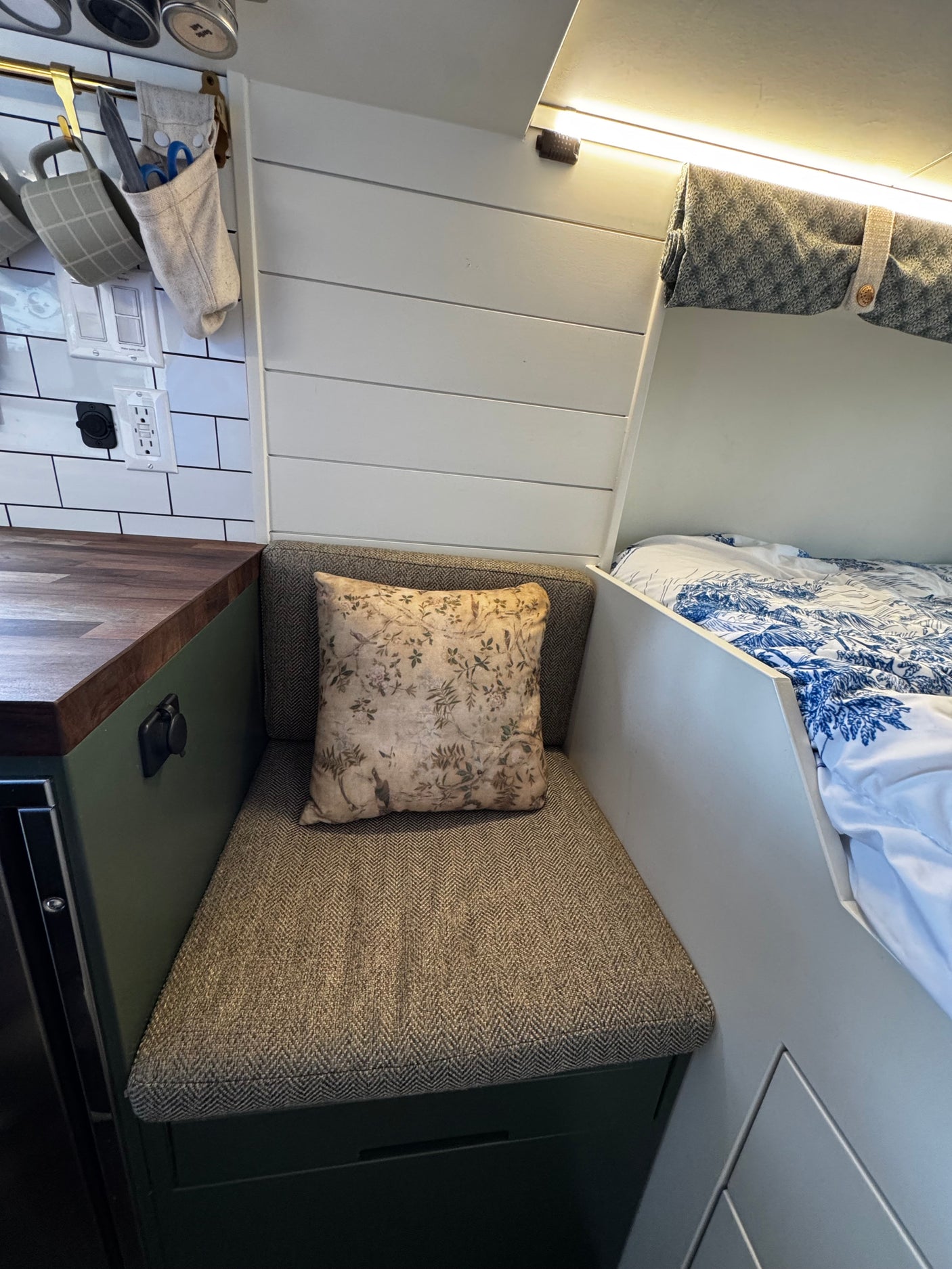 WanderNest — Seats 3, Luxury, Fully loaded. Ready for adventure