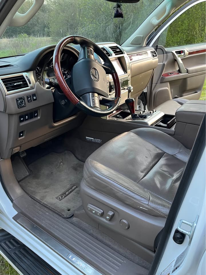 2013 Lexus GX · GX 460 Premium Sport Utility 4D in Valleyford, WA (photo 5) — photo 5