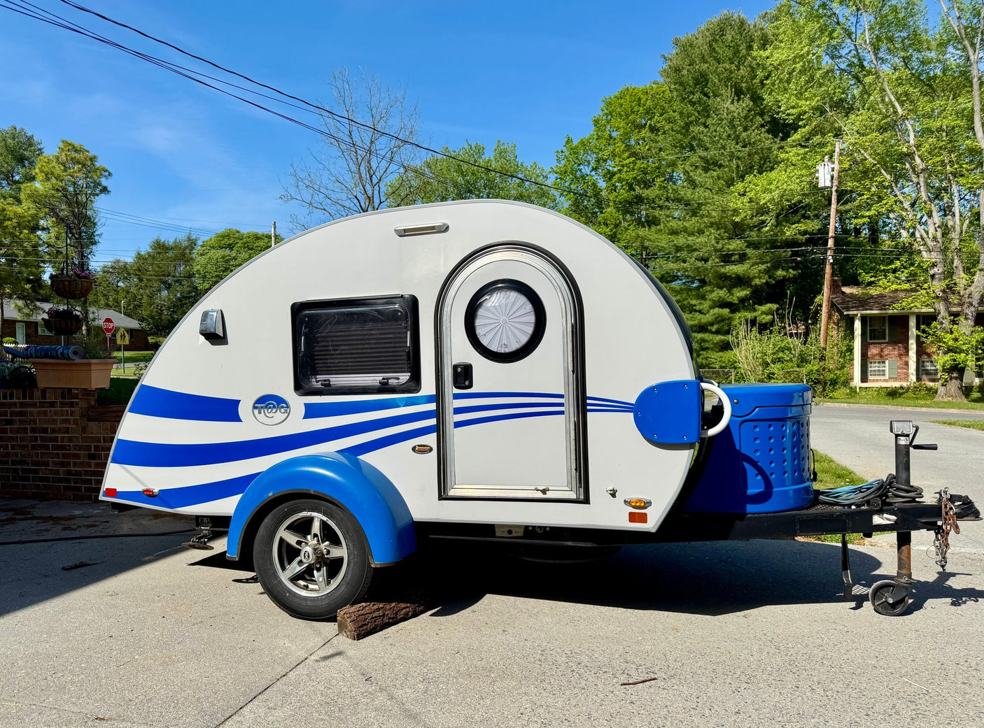 White & blue T@G teardrop camper