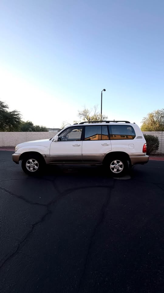 2000 Toyota Landcruiser · Sport Utility 4D in Gilbert, AZ (photo 4)