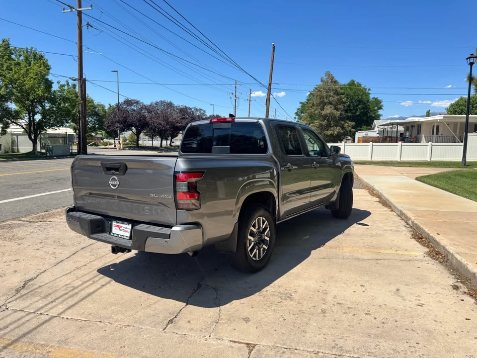 2024 Nissan Frontier Crew Cab · SL Pickup 4D 5 ft — photo 5
