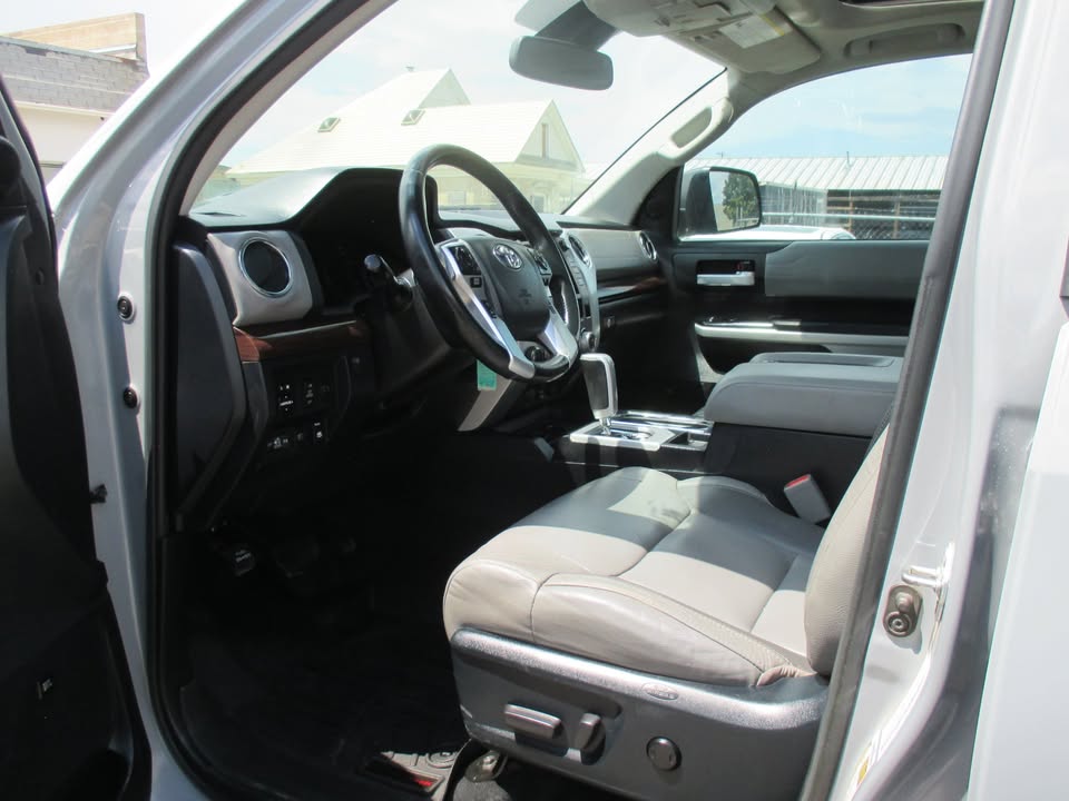 2018 Toyota Tundra CrewMax Limited 4x4 — photo 8