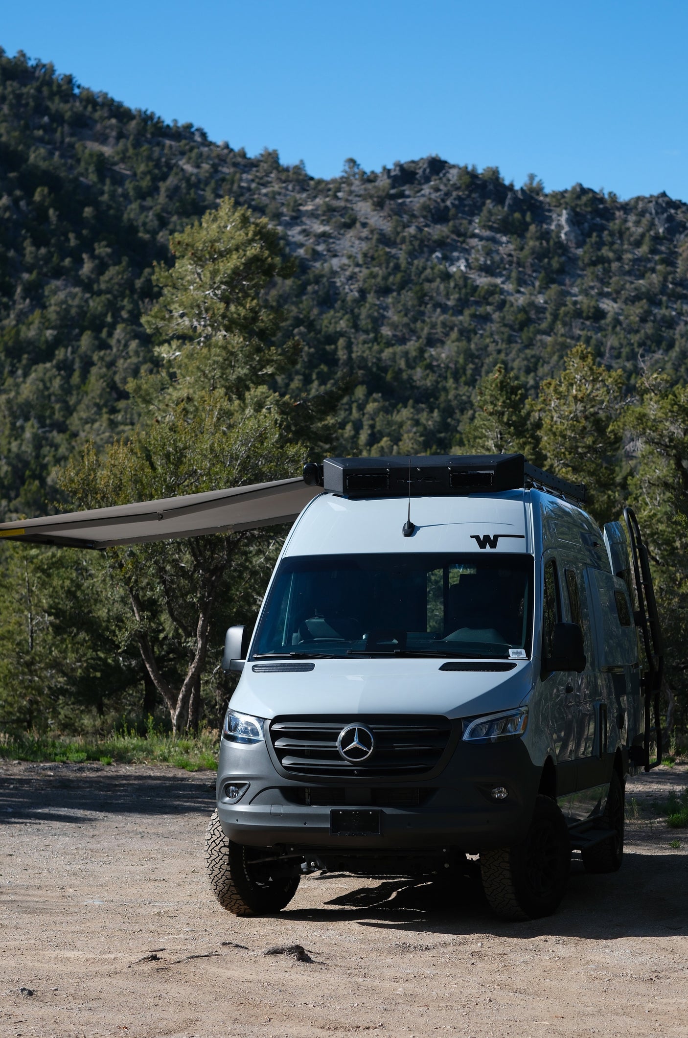 2026 AWD Winnebago Revel 44e "Glaicer" Unlimited Miles-Starlink
