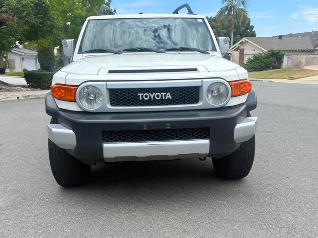 2010 Toyota FJ Cruiser · Sport Utility 2D — photo 3