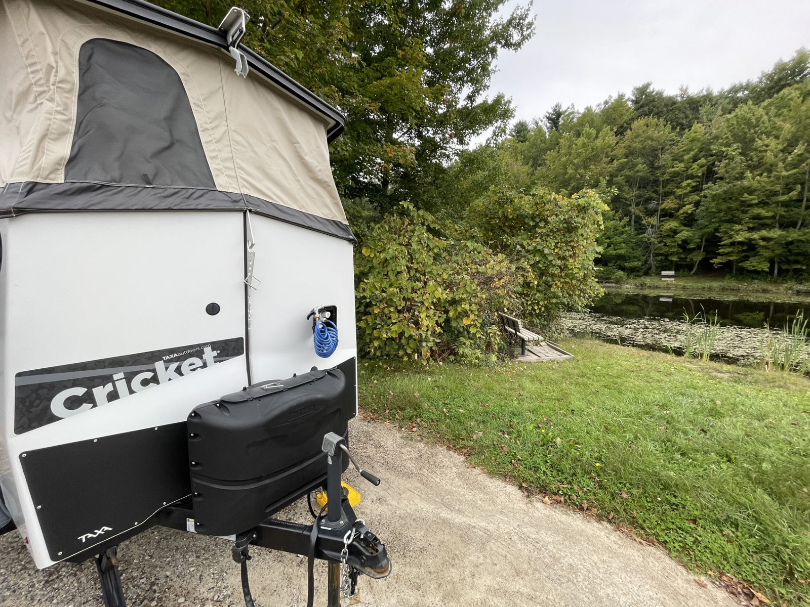 and table offers outdoor comfort.|This rv rental travel trailer