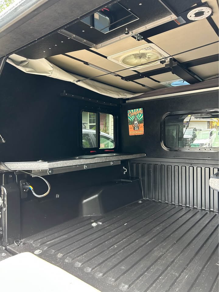 Four Wheel Camper Project M (model PMM 5.5) Pop-Up Truck Camper — photo 3