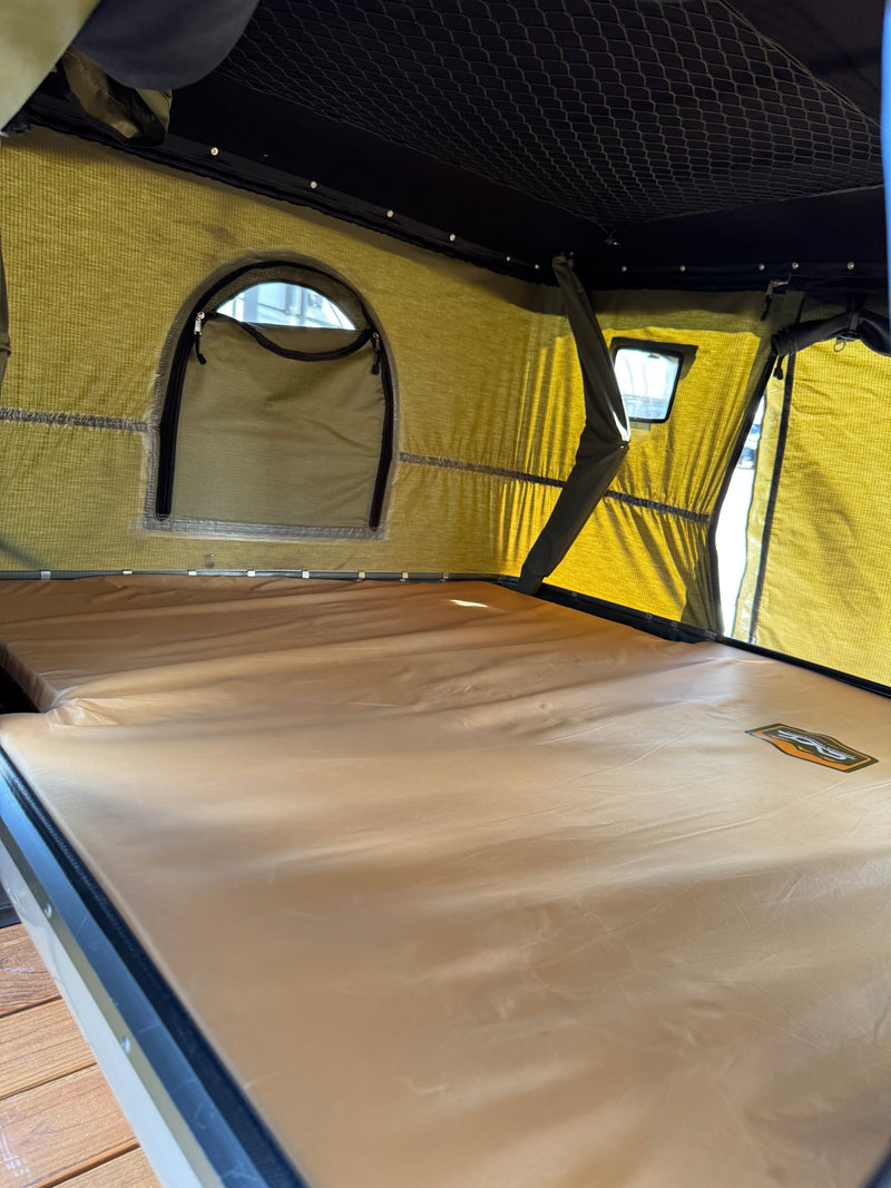 CVT Mt. St. Helens Hardshell Rooftop Tent — photo 5 — photo 5