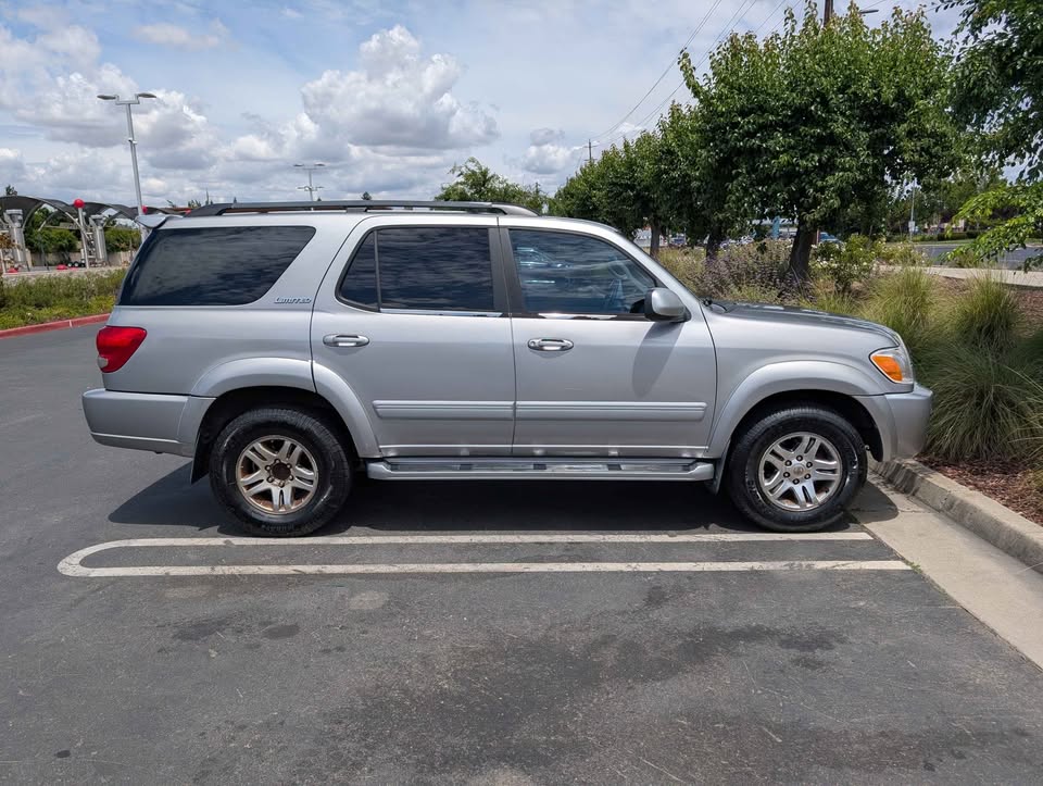2006 Toyota Sequoia · Limited Sport Utility 4D in Roseville, CA (photo 4) — photo 4