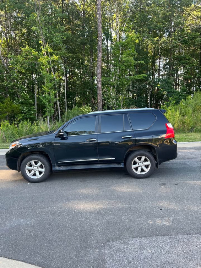 2011 Lexus GX · GX 460 Luxury Sport Utility 4D — photo 2