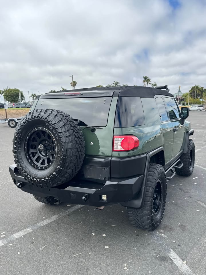 2014 Toyota FJ Cruiser in San Diego, CA (photo 3)