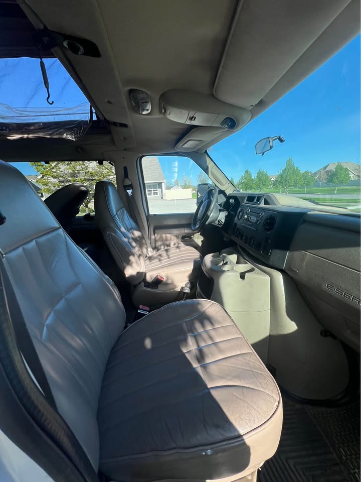 2003 Ford E350 Super Duty Passenger in Coeur D'Alene, ID (photo 11) — photo 11