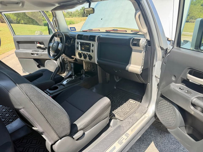 2007 Toyota FJ Cruiser · Sport Utility 2D in Leander, TX (photo 10) — photo 10