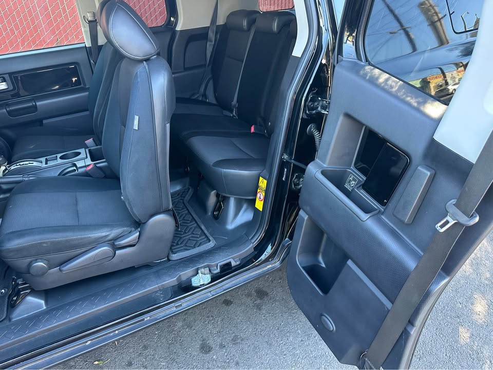 2007 Toyota FJ Cruiser · Sport Utility 2D in Los Angeles, CA (photo 10) — photo 10