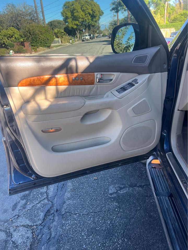 2003 Lexus GX · GX 470 Sport Utility 4D in Fontana, CA (photo 10) — photo 10