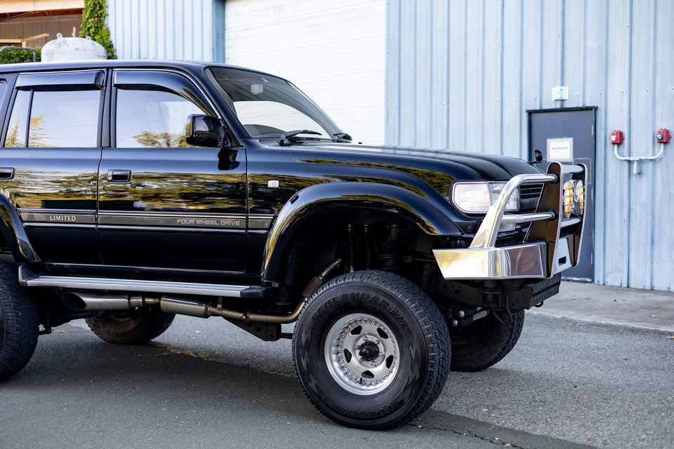 1993 Toyota Land Cruiser VX Limited in Woodland Hills, CA (photo 10) — photo 10