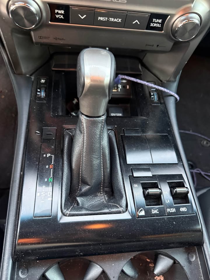 2020 Lexus GX · GX 460 Luxury Sport Utility 4D in Los Angeles, CA (photo 10) — photo 10