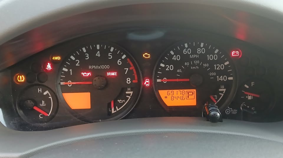 2014 Nissan Xterra 4x4 in Ventura, CA (photo 10) — photo 10