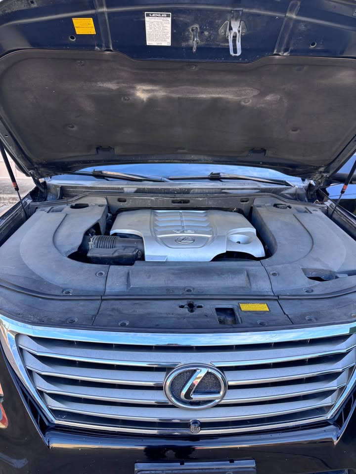 2010 Lexus LX · LX 570 Sport Utility 4D in Houston, TX (photo 10) — photo 10