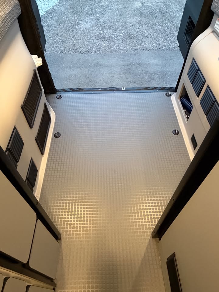 2022 Winnebago revel 44e in Longmont, CO (photo 10) — photo 10
