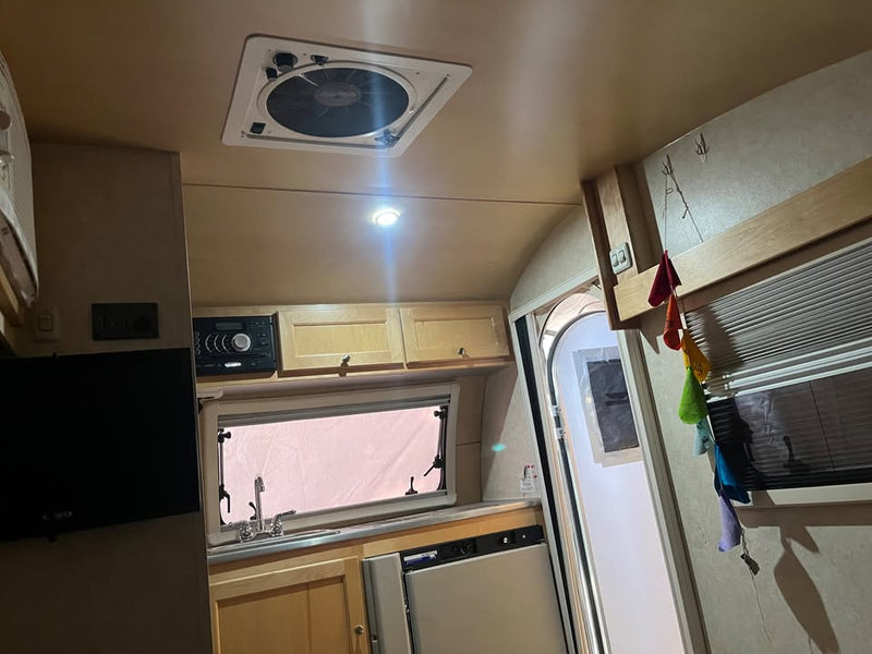 2014 T@b 320S - Pristine condition, solar, & Unused Plumbing in Denver, CO (photo 10) — photo 10