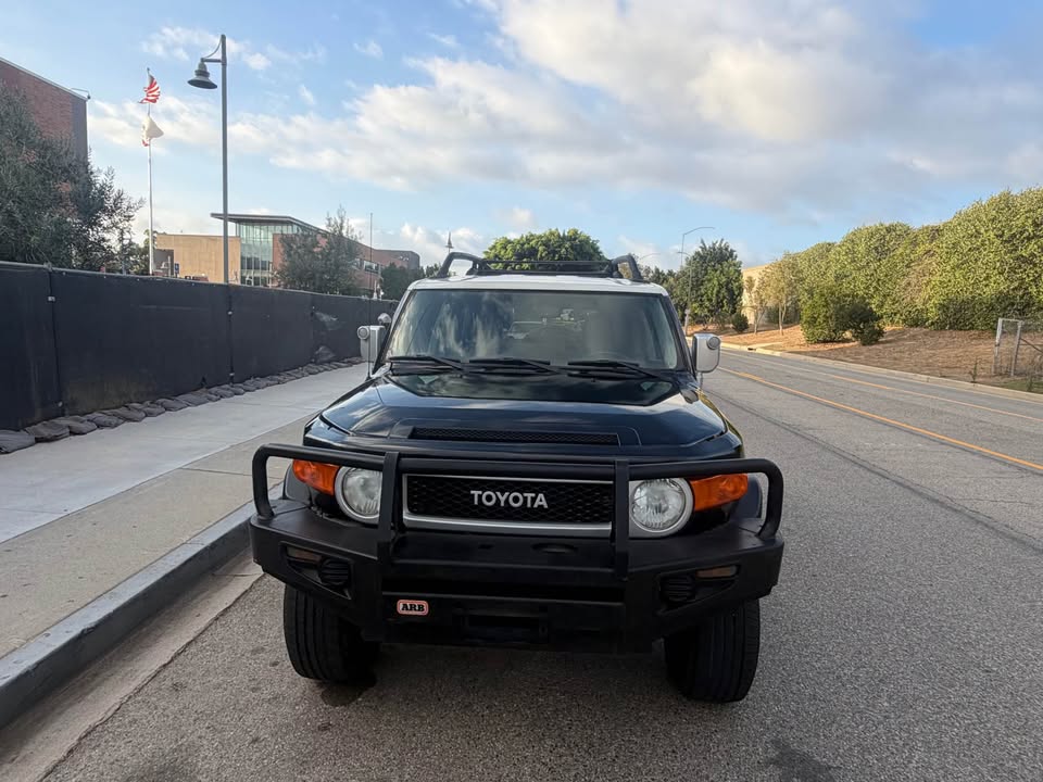 2010 Toyota FJ Cruiser · Sport Utility 2D in Wilmington, CA (photo 10) — photo 10