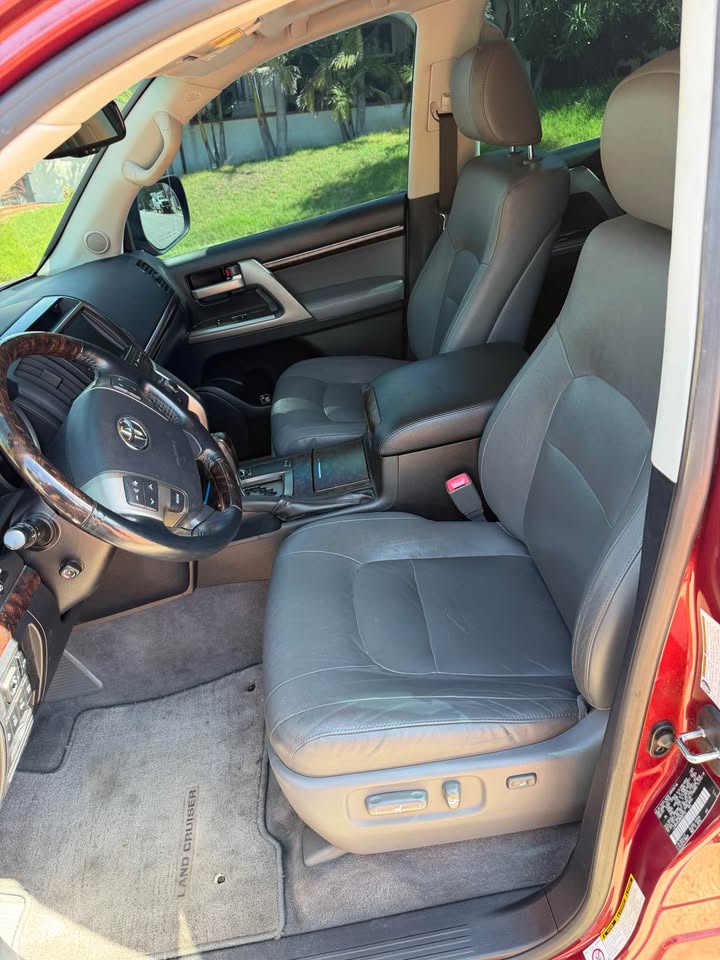 2008 Toyota Landcruiser · Sport Utility 4D in Los Angeles, CA (photo 10) — photo 10