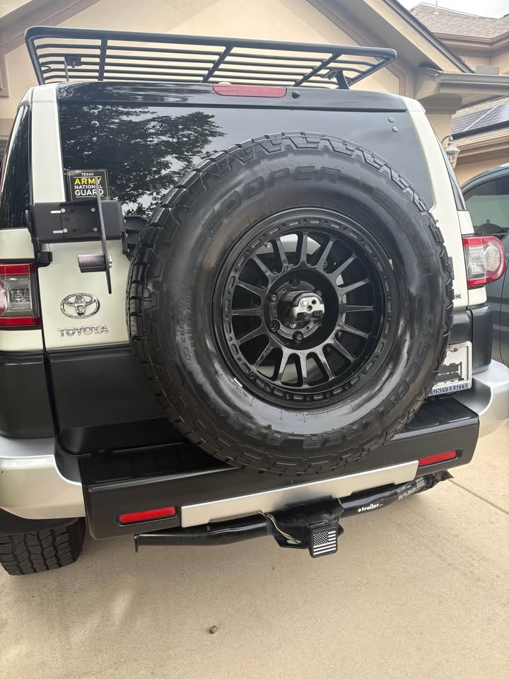 2012 Toyota FJ Cruiser · Sport Utility 2D in San Antonio, TX (photo 10) — photo 10