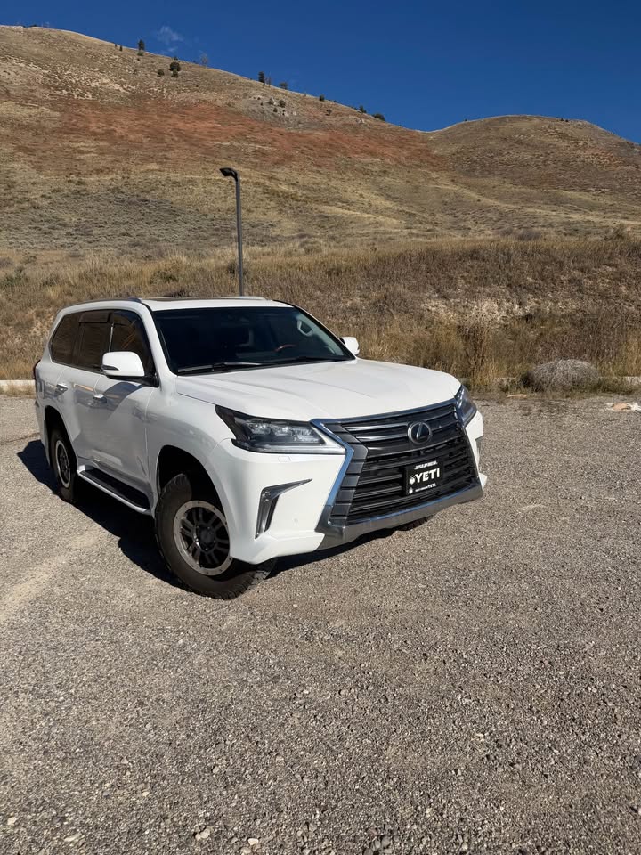 2019 Lexus LX · LX 570 Sport Utility 4D in Jackson, WY (photo 11) — photo 11