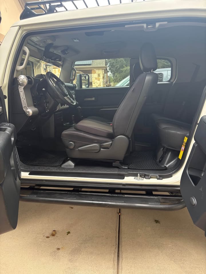2012 Toyota FJ Cruiser · Sport Utility 2D in San Antonio, TX (photo 11) — photo 11