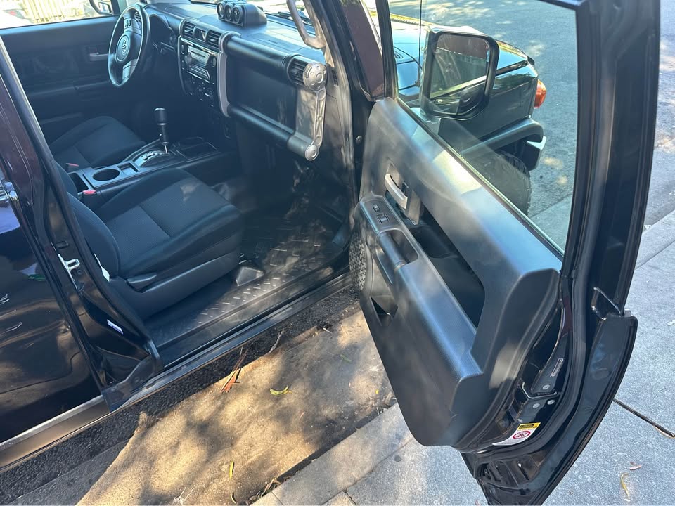 2007 Toyota FJ Cruiser · Sport Utility 2D in Los Angeles, CA (photo 11) — photo 11