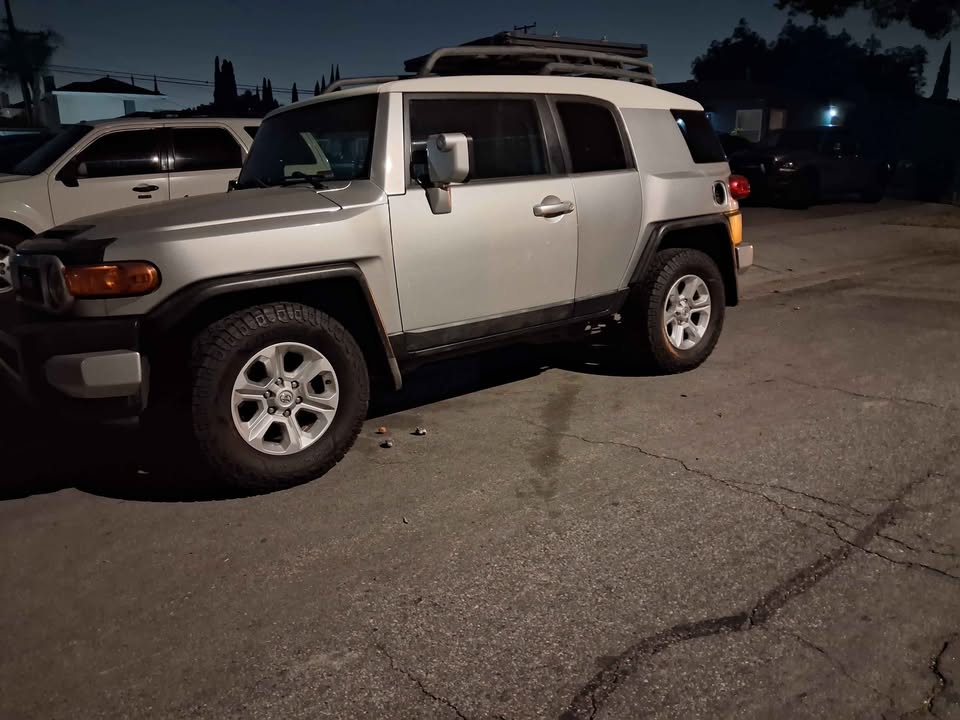2007 Toyota FJ Cruiser · Sport Utility 2D in Downey, CA (photo 11) — photo 11