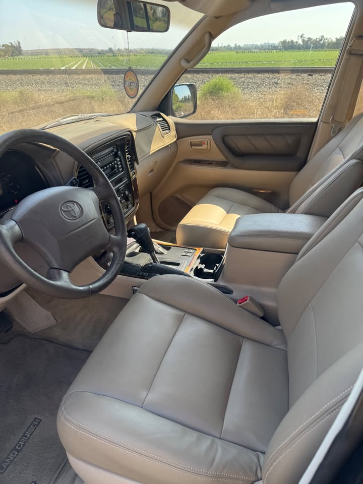 2000 Toyota Land Cruiser J100 in Ventura, CA (photo 12) — photo 12