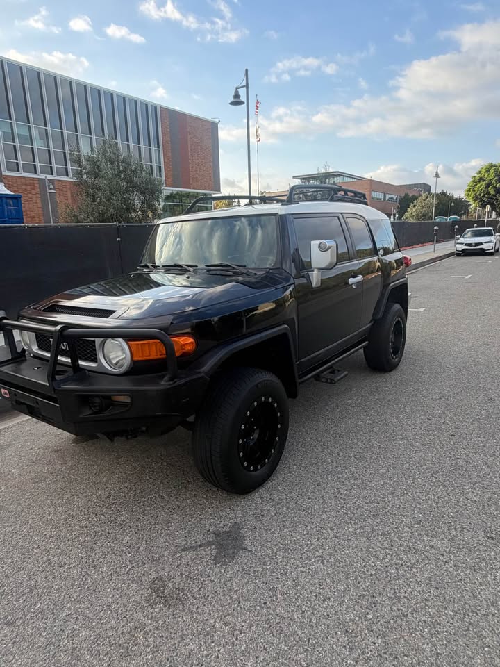 2010 Toyota FJ Cruiser · Sport Utility 2D in Wilmington, CA (photo 12) — photo 12