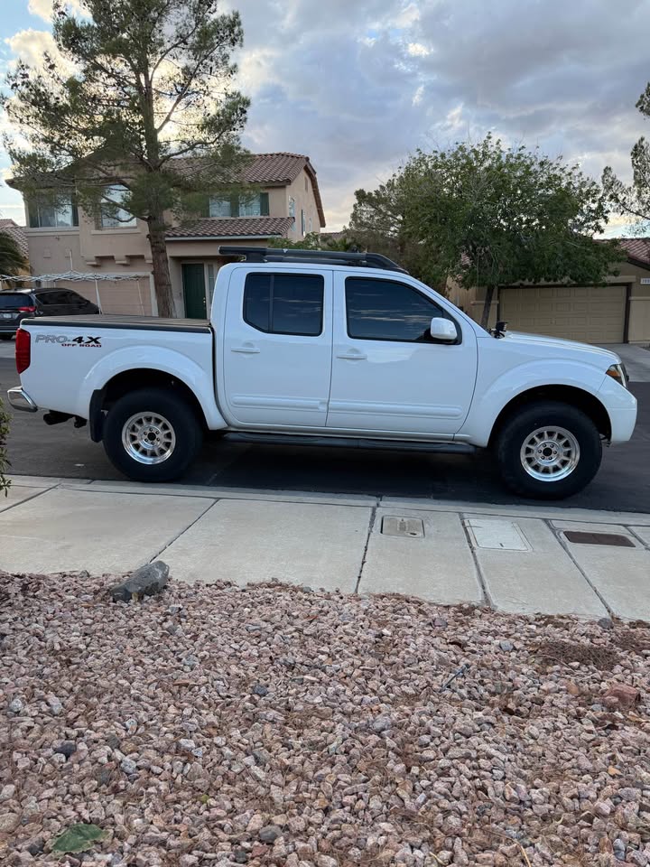 2011 Nissan Frontier Crew Cab · PRO-4X Pickup 4D 5 ft in Henderson, NV (photo 12) — photo 12