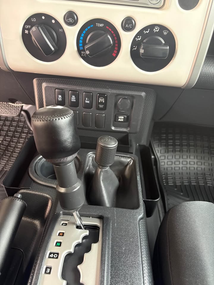 2012 Toyota FJ Cruiser · Sport Utility 2D in San Antonio, TX (photo 12) — photo 12