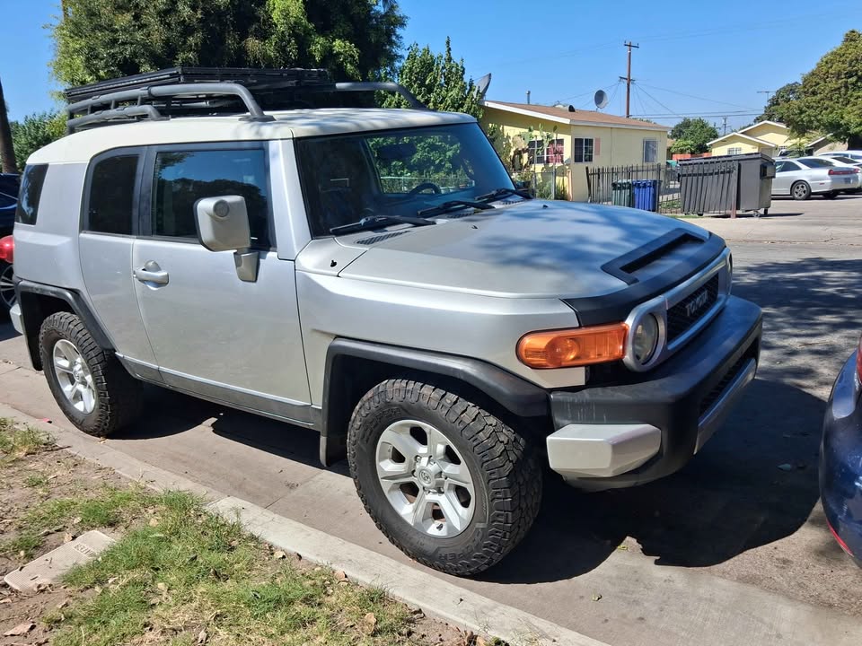 2007 Toyota FJ Cruiser · Sport Utility 2D in Downey, CA (photo 12) — photo 12