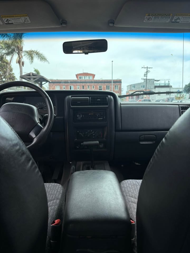 2000 Jeep Cherokee · Sport 4D in Venice, CA (photo 12) — photo 12