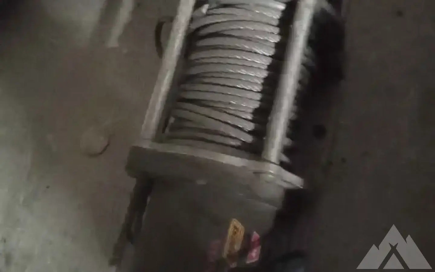 1700 Warn 12v electric winch — used gear for sale (photo 4)