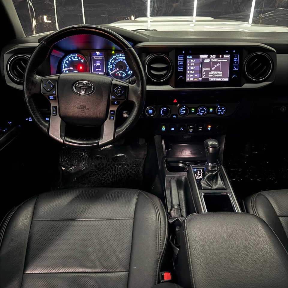 2019 Toyota Tacoma Double Cab · TRD Off-Road Pickup 4D 5 ft in Phoenix, AZ (photo 10)