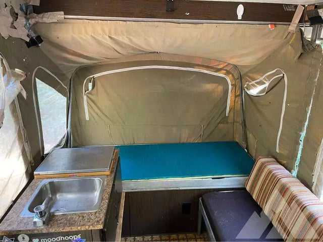 1974 Coleman patriot pop up trailer — photo 3