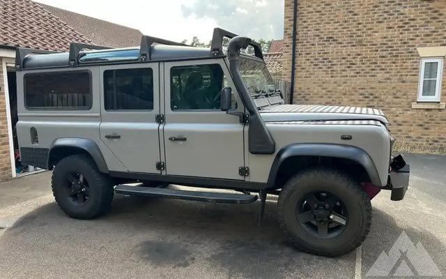 1995 Land Rover Defender 110 — photo 2