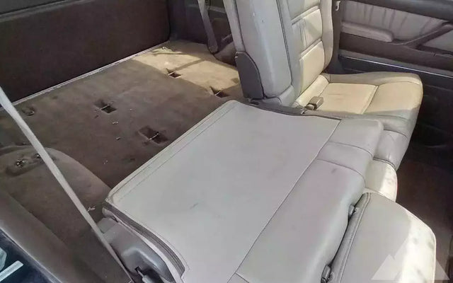 1996 Toyota Land Cruiser — photo 2