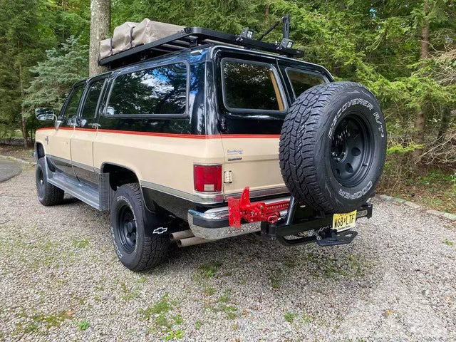 1998 Chevrolet Suburban — photo 3