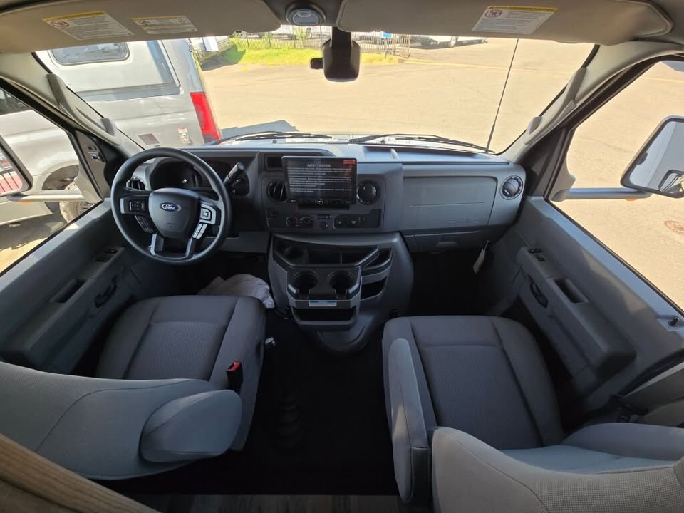 2026 Adventurer Manufacturing Inc. Overlander Ridge XT Class C 4x4 in Kent, WA (photo 4) — photo 4