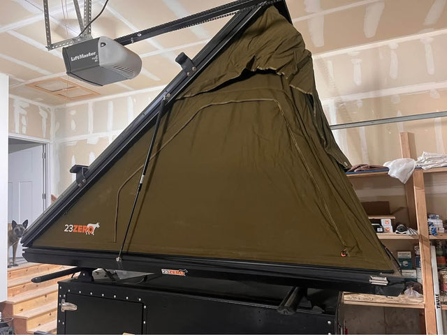 23ZERO Kabari Gen 1 Rooftop Tent (Hard-Shell Clamshell) – Excellent Condition + Crossbars & Sheets — photo 3