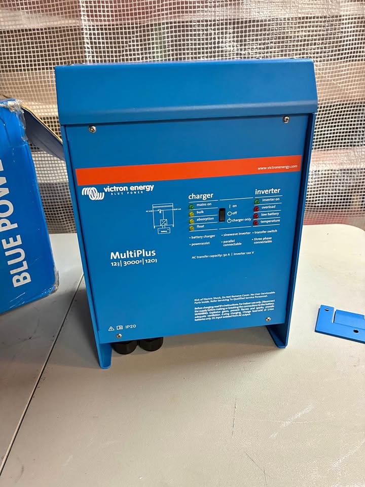 VICTRON 120/30 Inverter/Charger in Poulsbo, WA (photo 1)