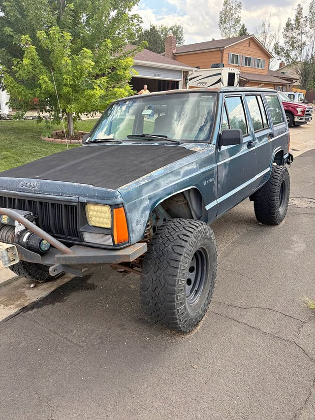1995 Jeep Cherokee in Longmont, CO (photo 1)