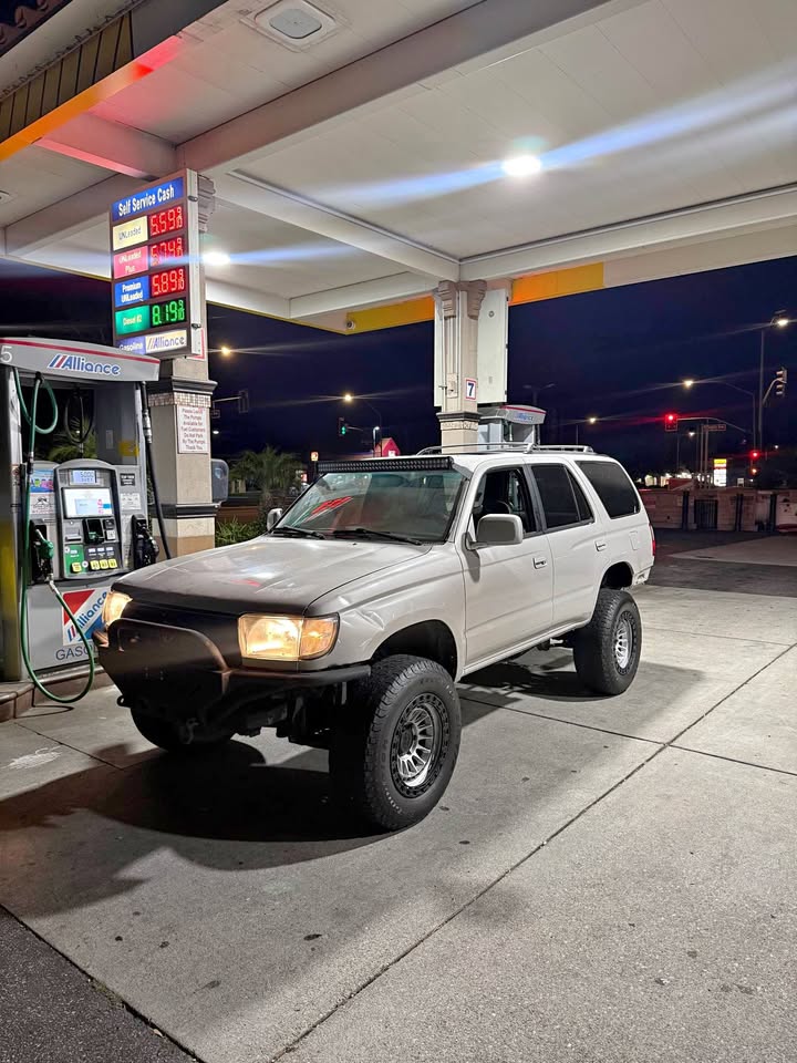 1998 Toyota 4Runner · TRD Off-Road Sport Utility 4D in Woodland Hills, CA (photo 1)